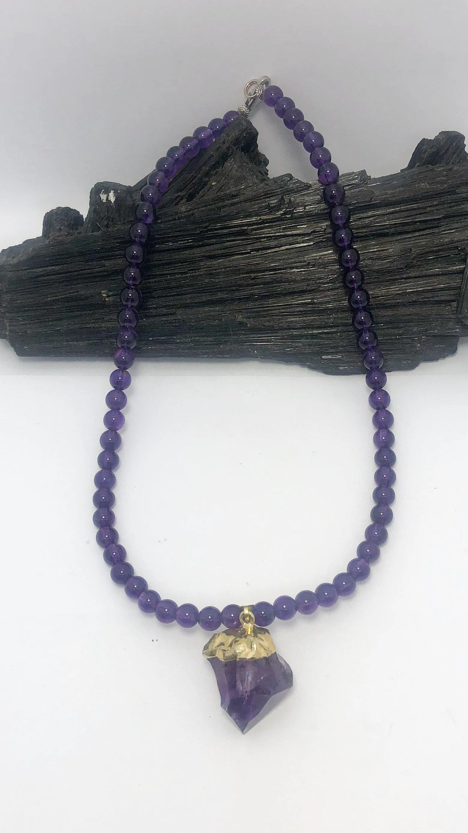 16 Inch Amethyst Beaded Necklace with Amethyst Crystal Pendant