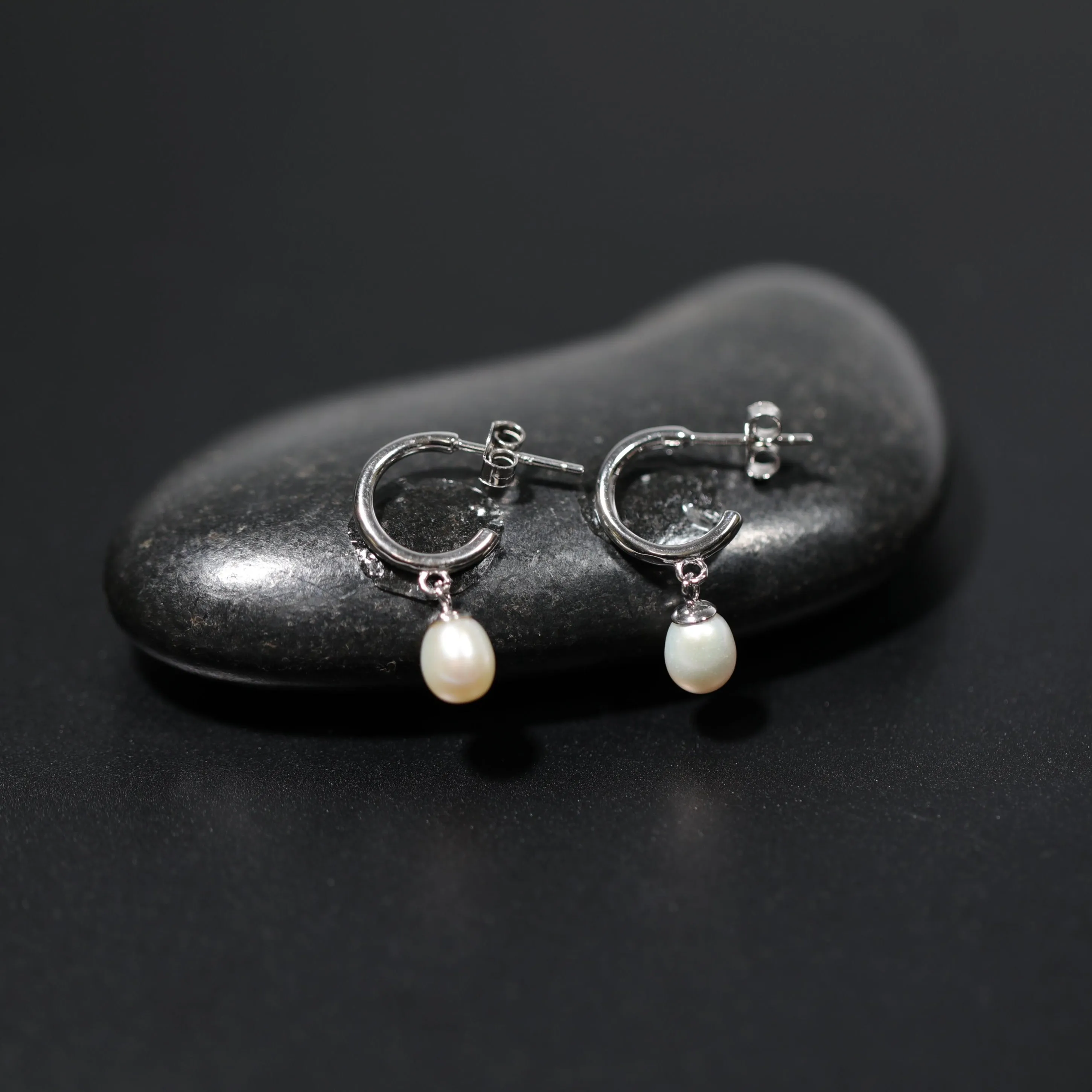 925 Sterling Silver Pearl Hoop Earrings