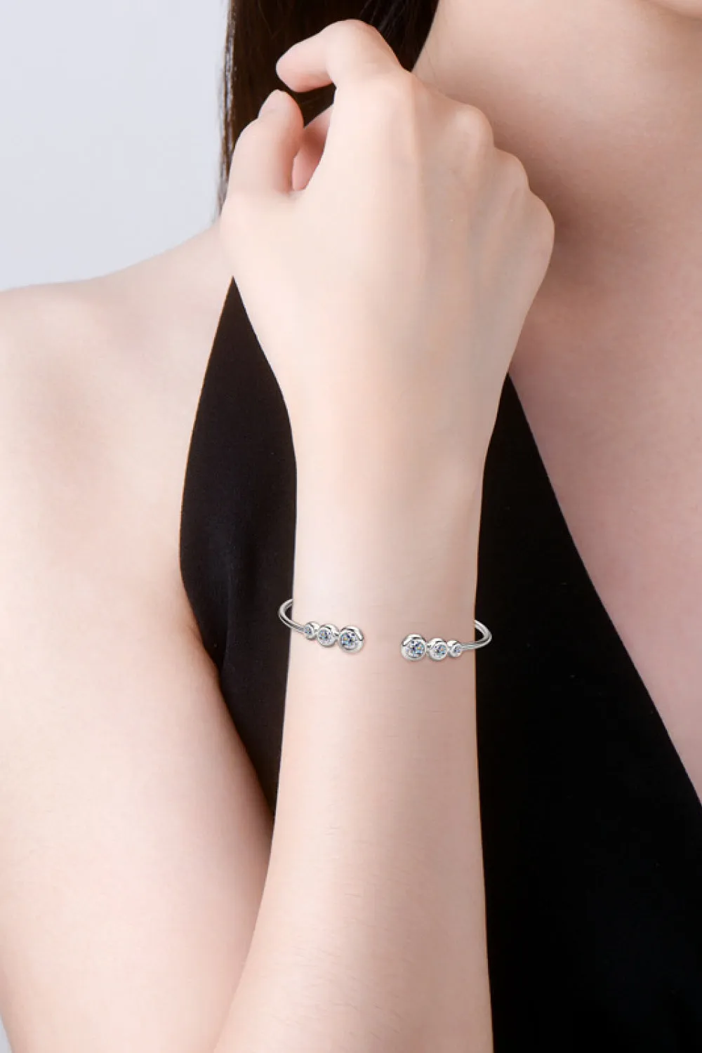 *APP EXCLUSIVE* 1.8 Carat Moissanite 925 Sterling Silver Bracelet Cuff