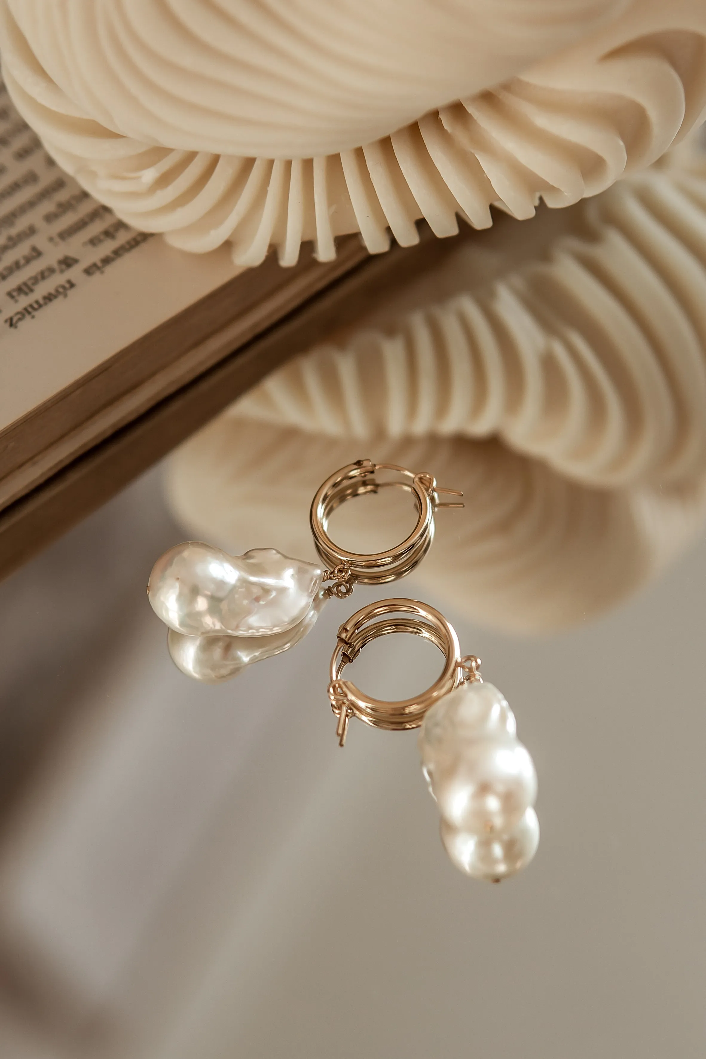 Bella Pearl Earrings