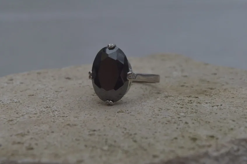 Black Solitaire Cocktail Ring