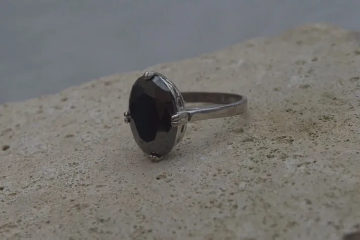 Black Solitaire Cocktail Ring