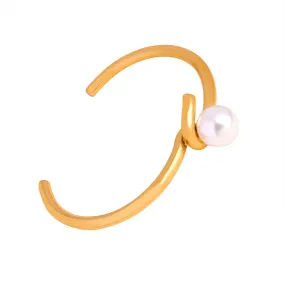 Elegant Pearl-Inspired Titanium Steel Gold Bracelet for Women