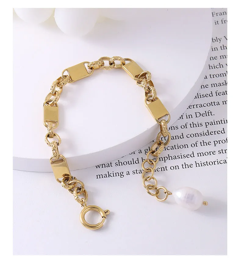 French Retro Chic Gold Plated Pearl Bracelet for Women