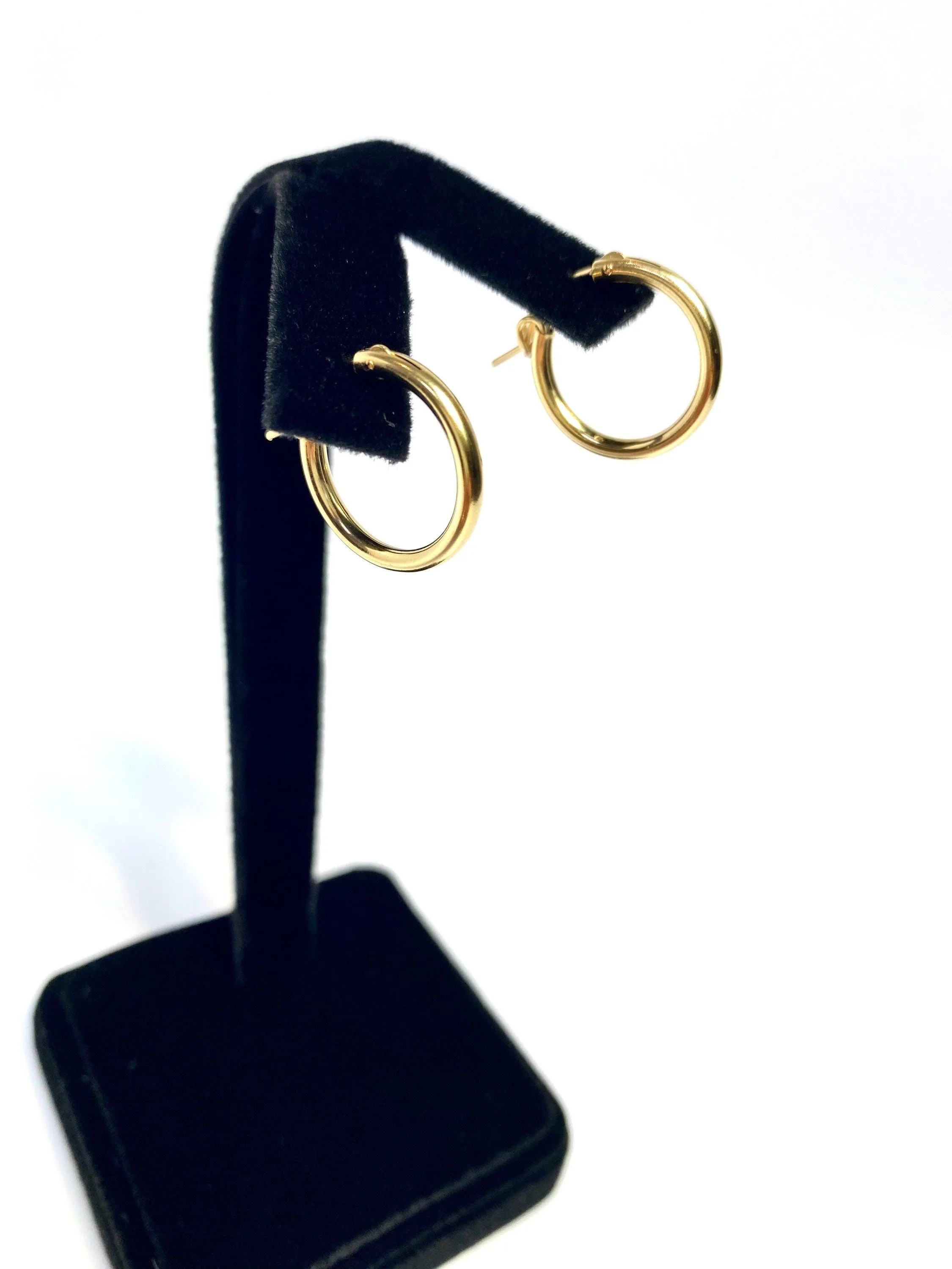 Glamorous Clasp Hoop Earrings 14K gold filled (14KGF) sku 090-C-0