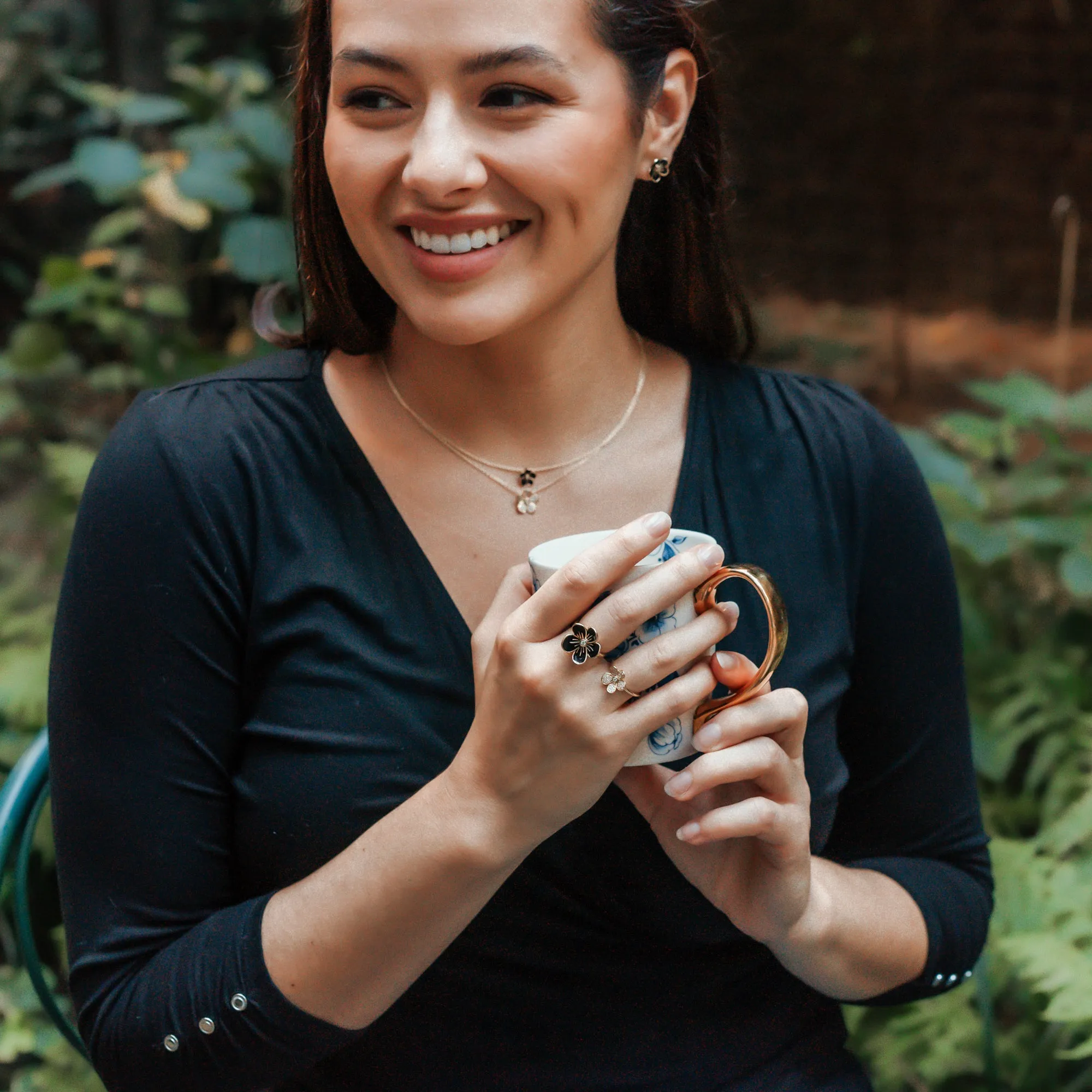 Large Florette Single Flower Cocktail Ring in Black