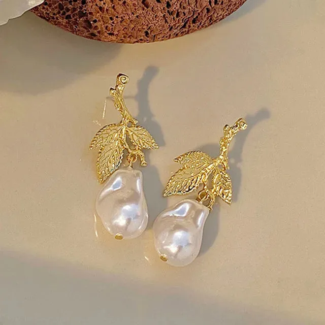 Pre Order:  S925 Silver Needle Vintage Metal Leaf Pearl Earrings