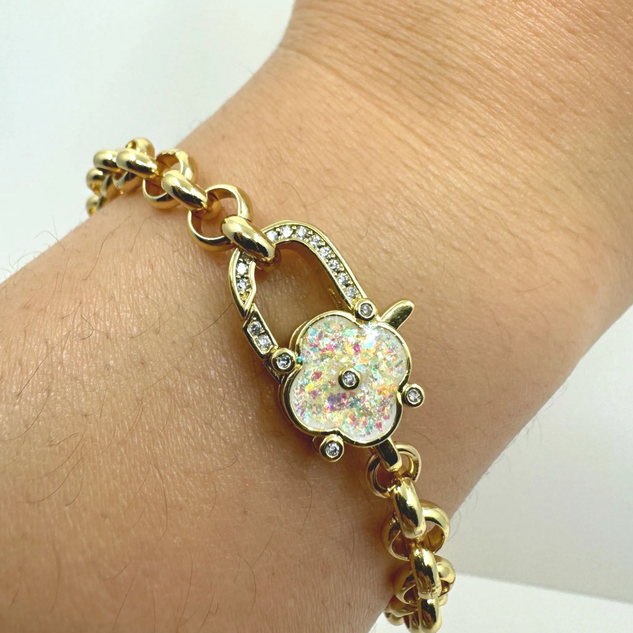 Rolo Chain & CZ Clover Clasp Bracelet: Pink (BCG4585P)