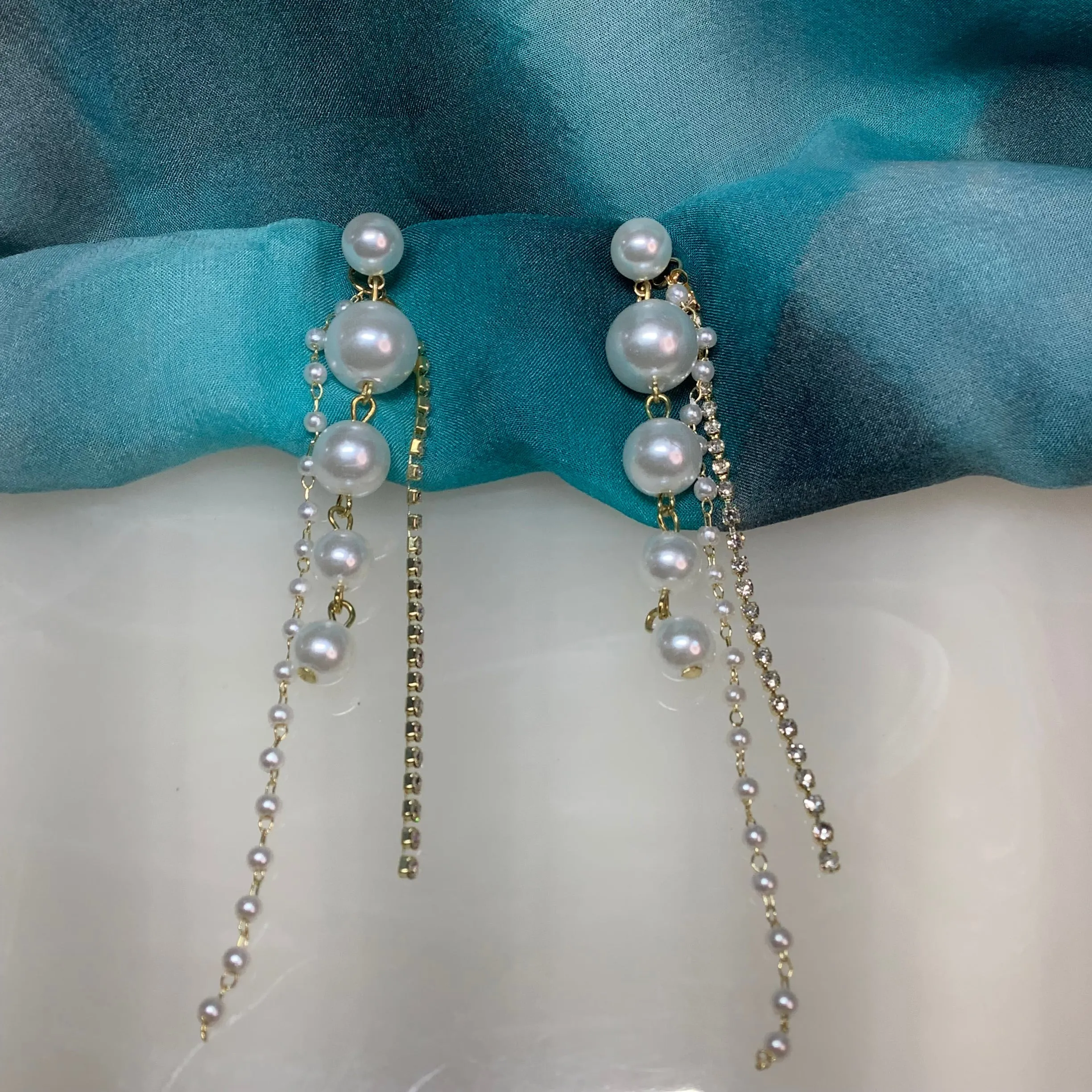 Salvanity K-POP Pearl Strings Earrings