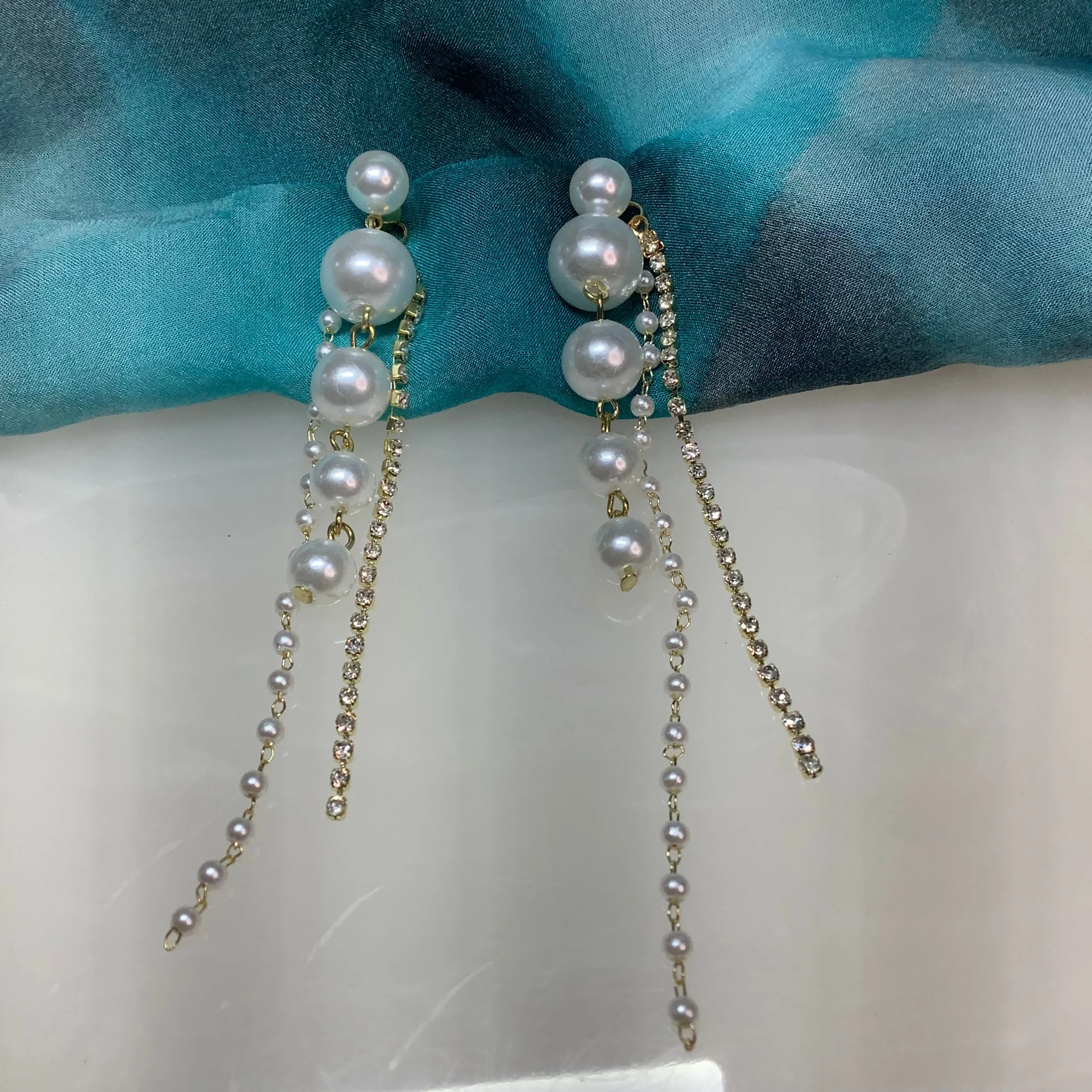 Salvanity K-POP Pearl Strings Earrings