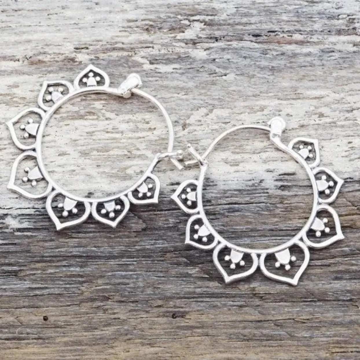 SILVER LOTUS - 925 SILVER HOOP EARRINGS