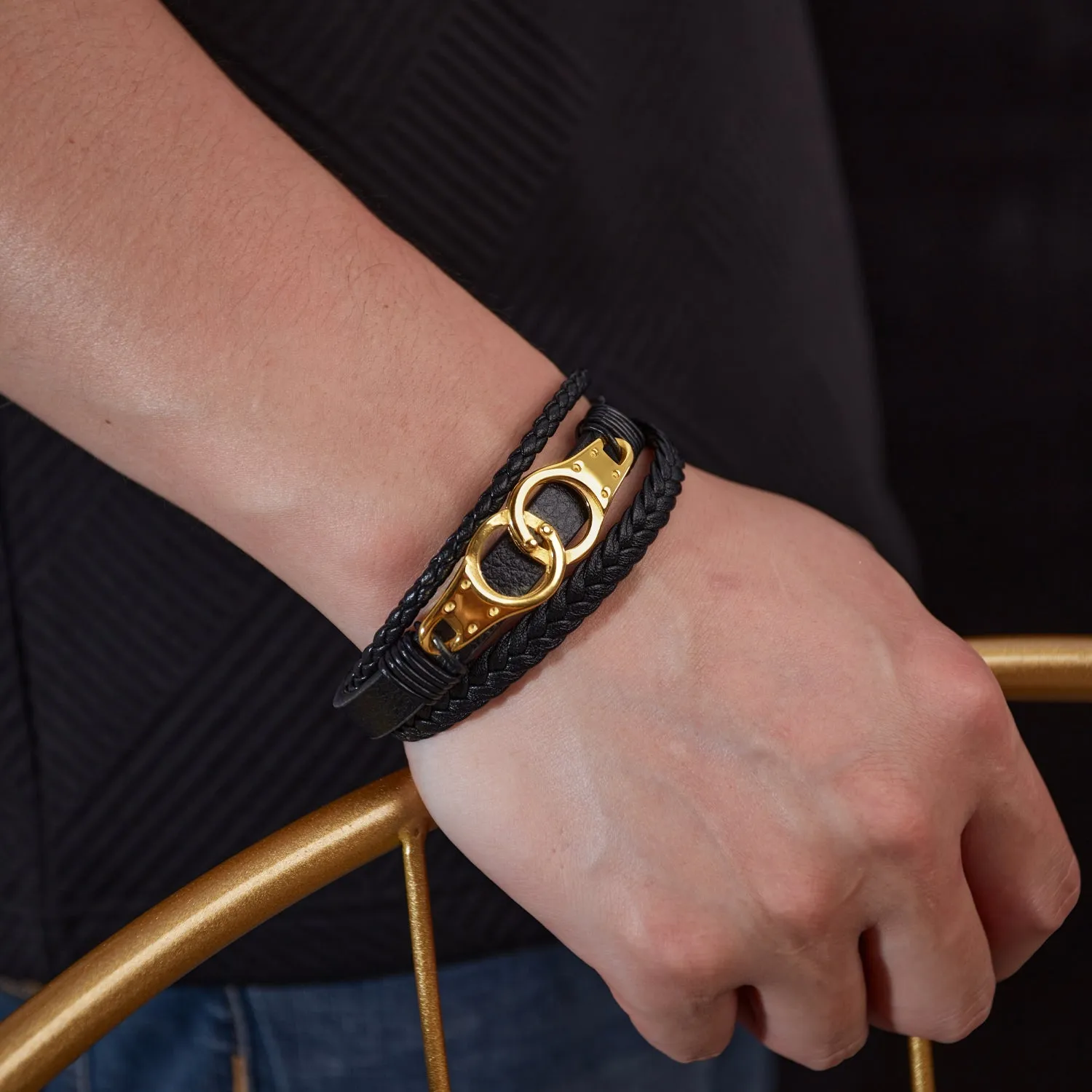 Sophisticated Men's Braided Leather and Gold Plated Bracelet with Equestrian Clasp – Durable and Stylish