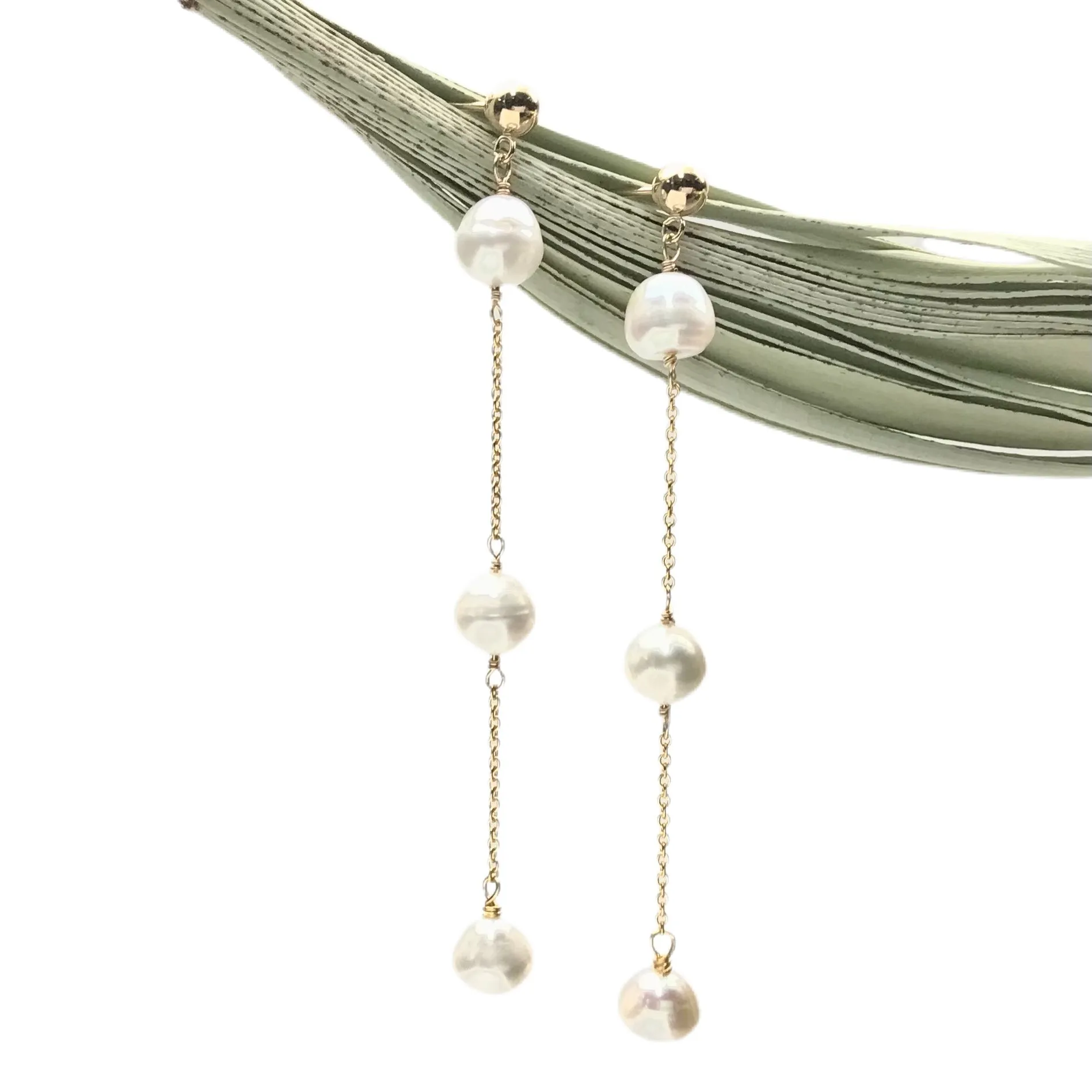 TRIPLE PEARL DANGLE