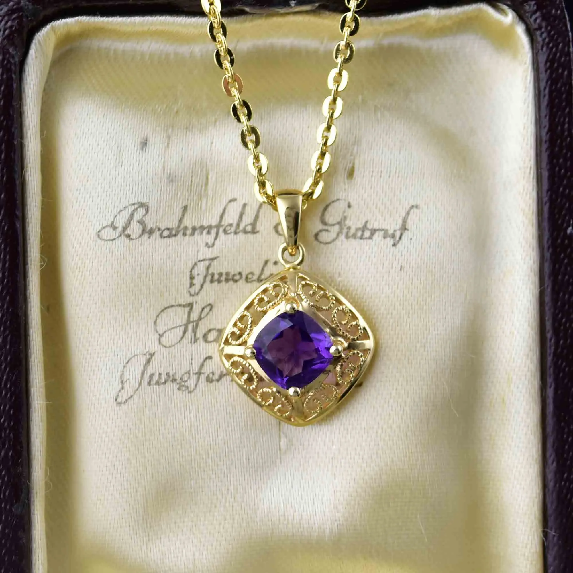 Vintage 14K Gold Filigree Amethyst Pendant Necklace