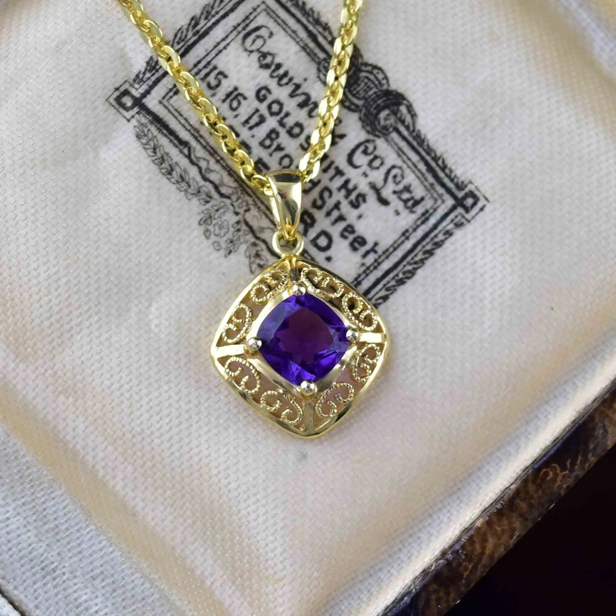 Vintage 14K Gold Filigree Amethyst Pendant Necklace