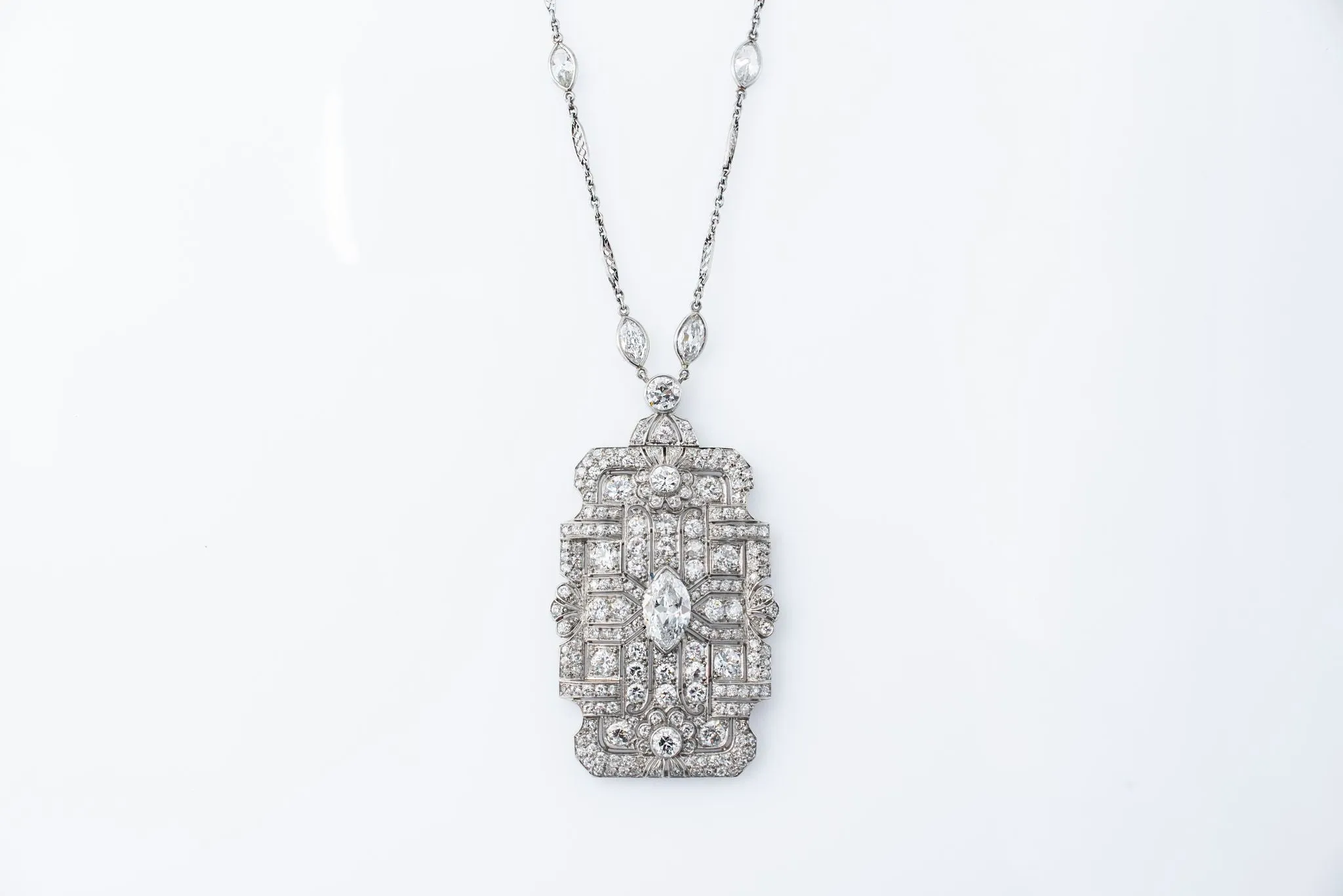 Vintage Art Deco Style Diamond and Platinum Necklace.