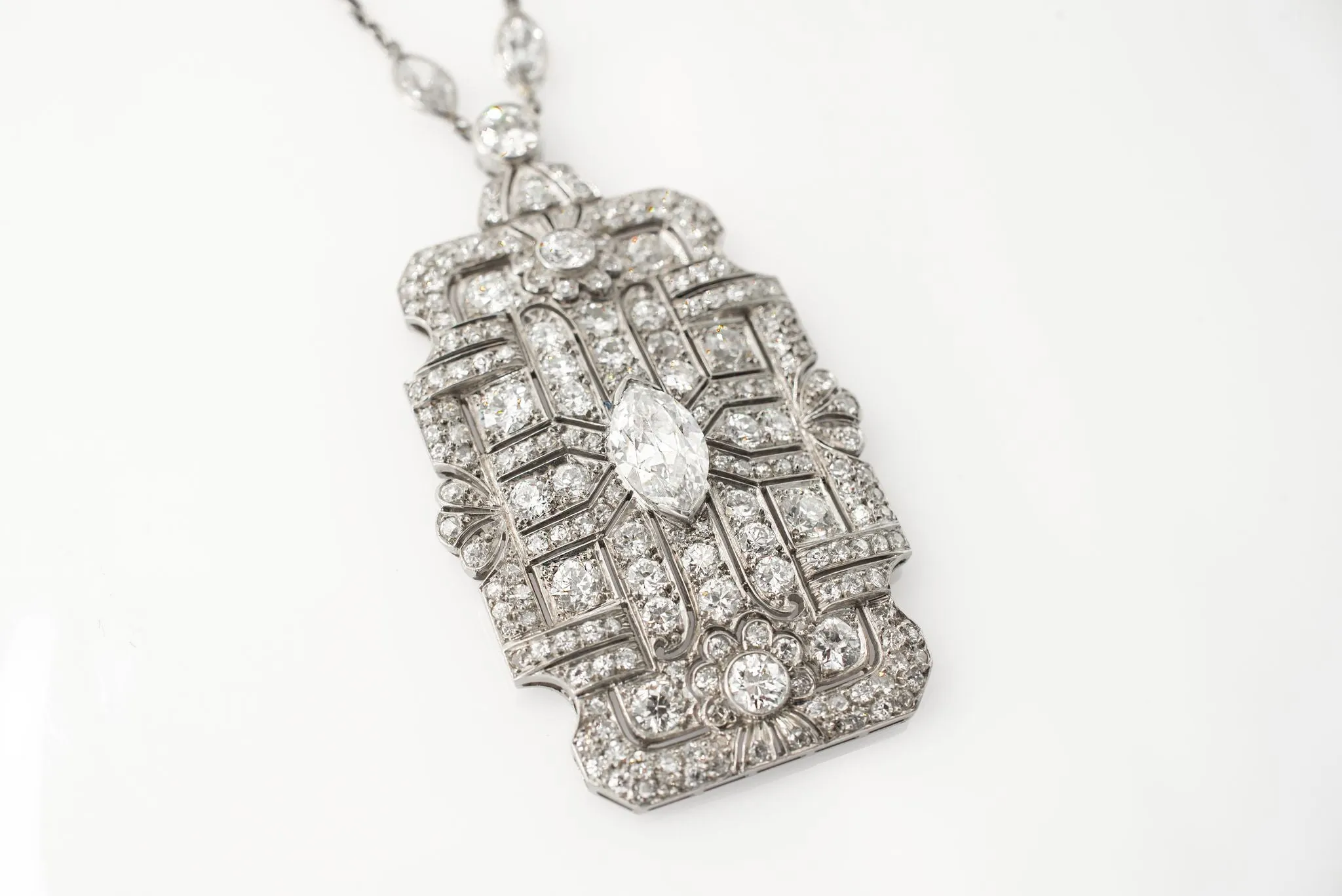 Vintage Art Deco Style Diamond and Platinum Necklace.