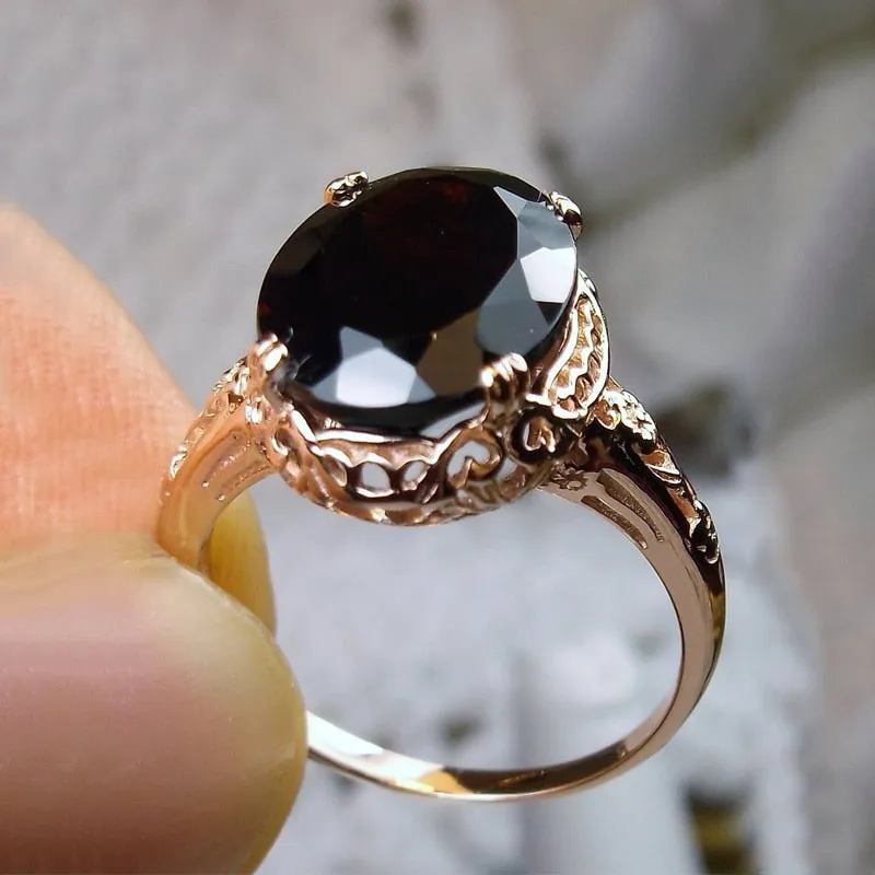 Vintage Jewelry Hollow Black Round Cut Acrylic Cocktail Ring as Party Accessories